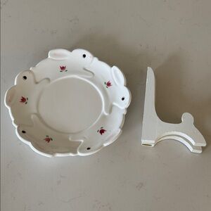 White Bunny Plate with Stand NWT